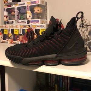 Lebron 16 bred